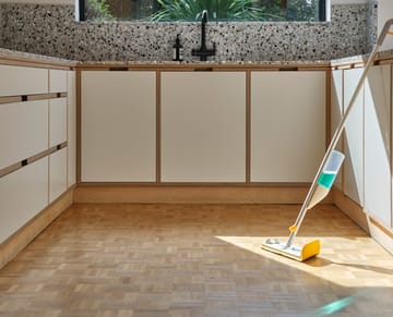 Cleantech 2-i-1 gulvmopp med skrubb - Light Stone - Joseph Joseph