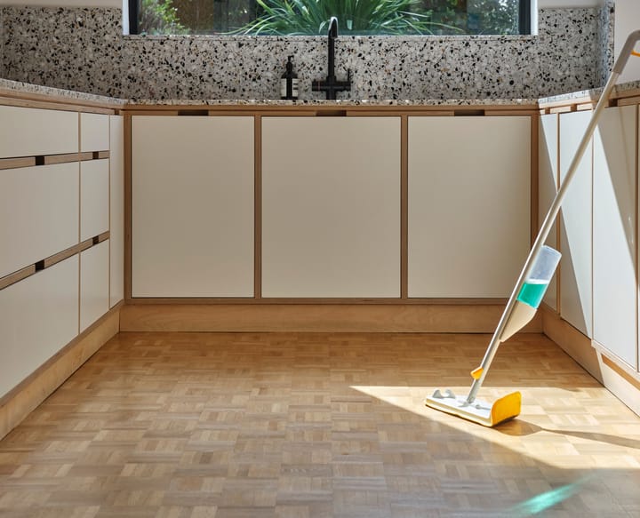Cleantech 2-i-1 gulvmopp med skrubb, Light Stone Joseph Joseph