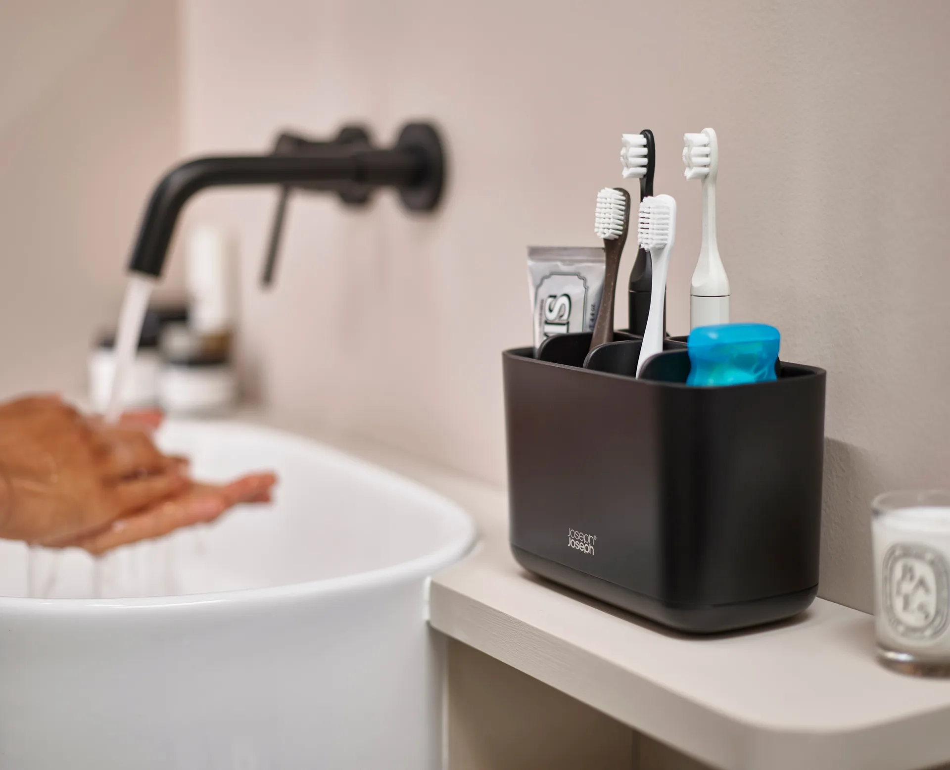 Easystore tannbørsteholder large 17,6 cm, Svart Joseph Joseph