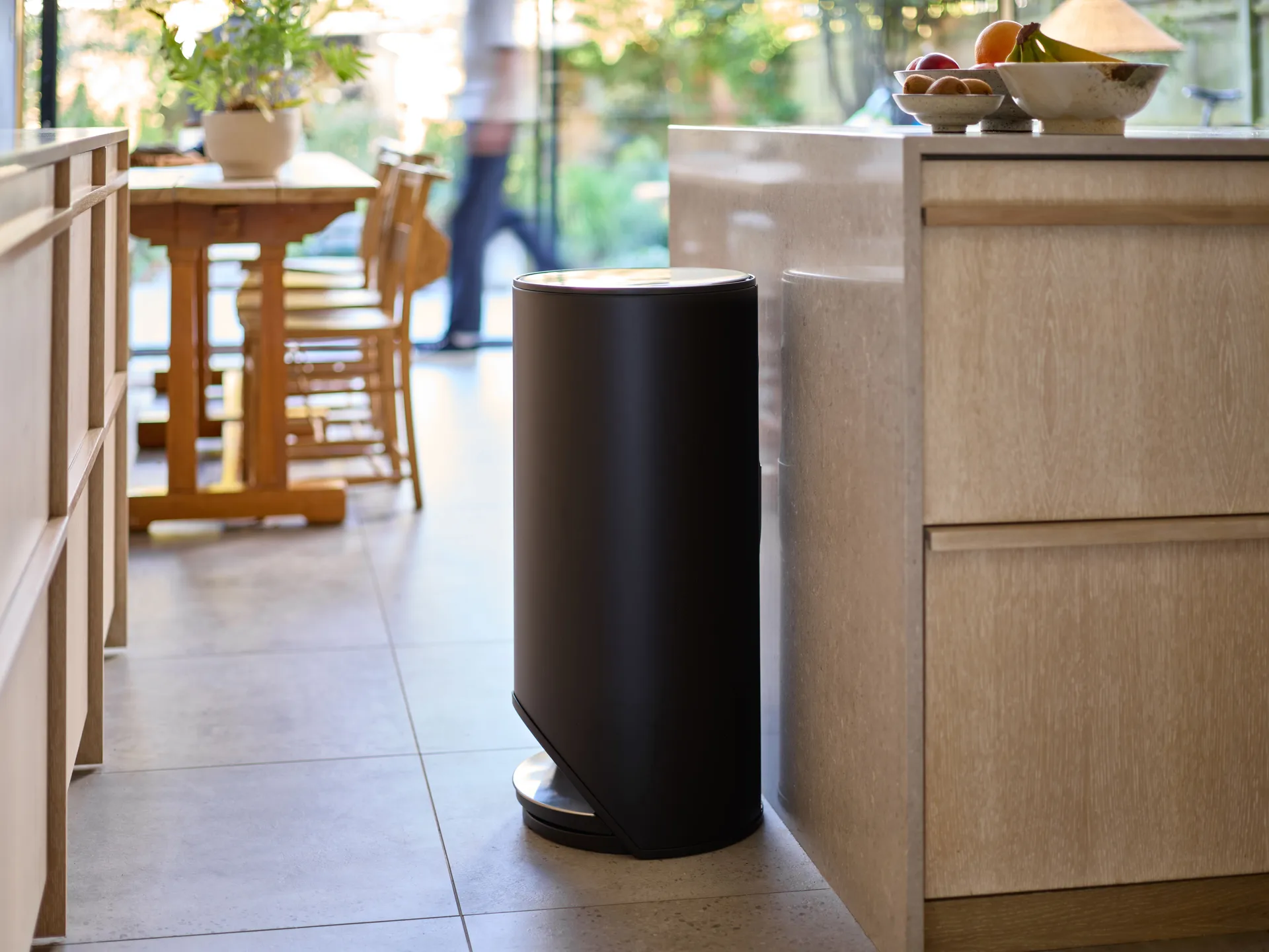 Joseph Joseph Arc pedalbøtte 30 L, Carbon black Joseph Joseph