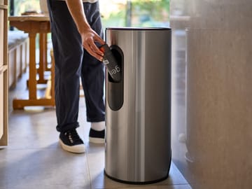 Joseph Joseph Arc pedalbøtte 30 L - Stainless steel - Joseph Joseph