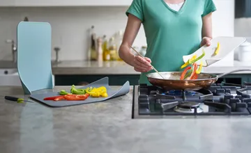 Nest Chop skjærefjøl - Opal - Joseph Joseph