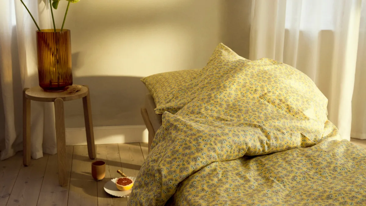 Pleasantly sengesett 140 x 200 cm, Gul Juna