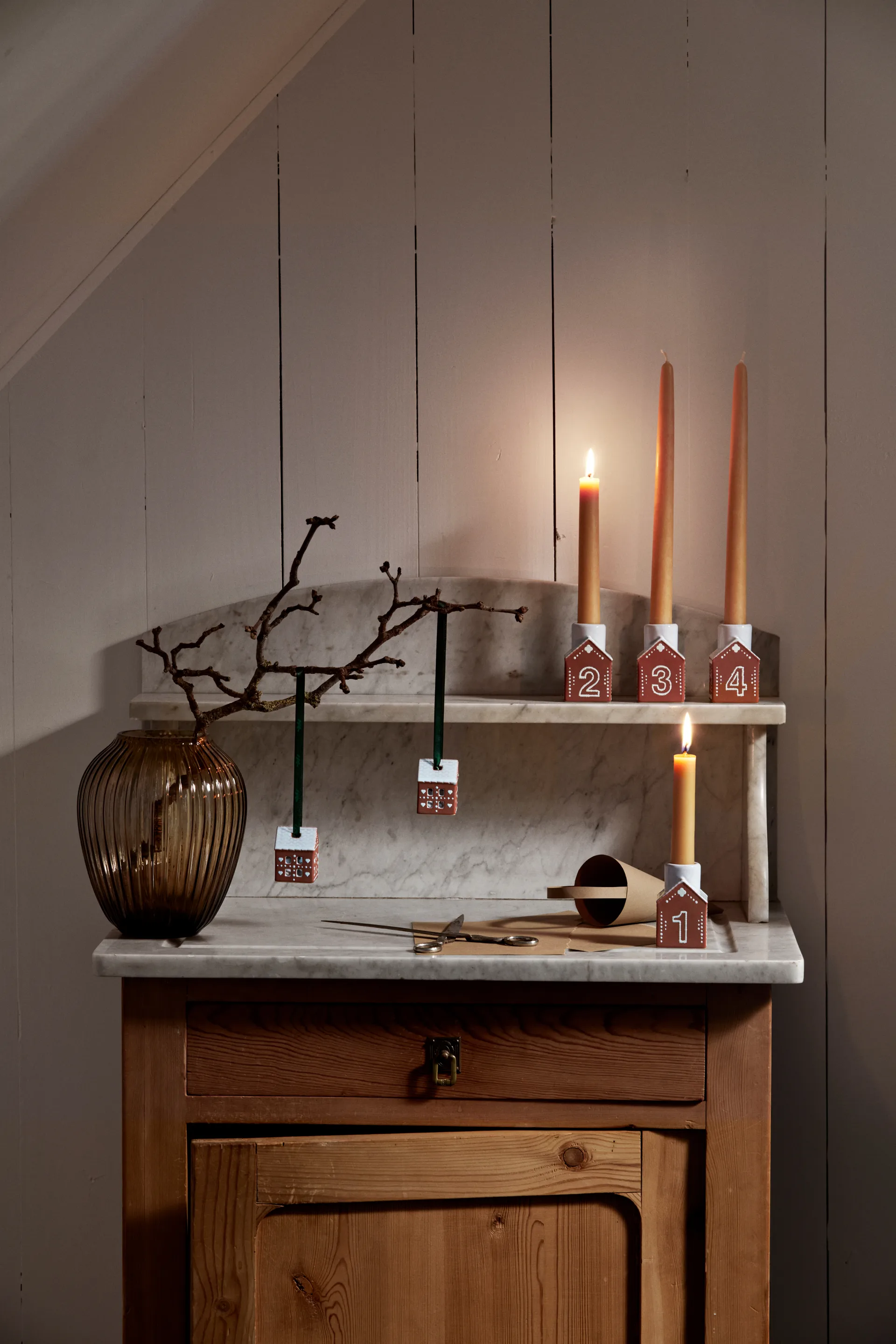 Gingerbread adventsstake 4 deler, Brun Kähler