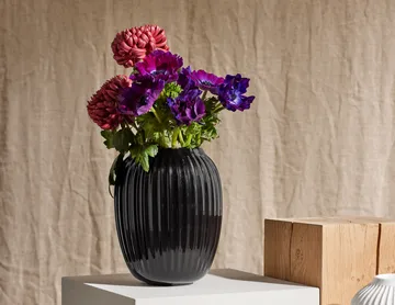Hammershøi vase - Svart, medium 21 cm - Kähler
