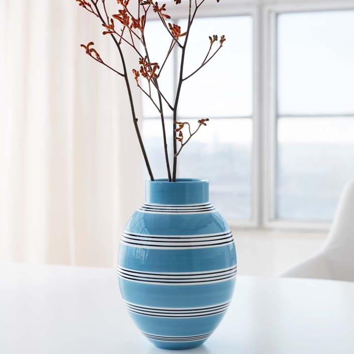Omaggio Nuovo vase - mellomblå, h30 cm - Kähler