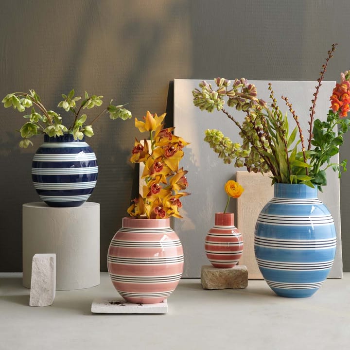 Omaggio Nuovo vase - mellomblå, h30 cm - Kähler