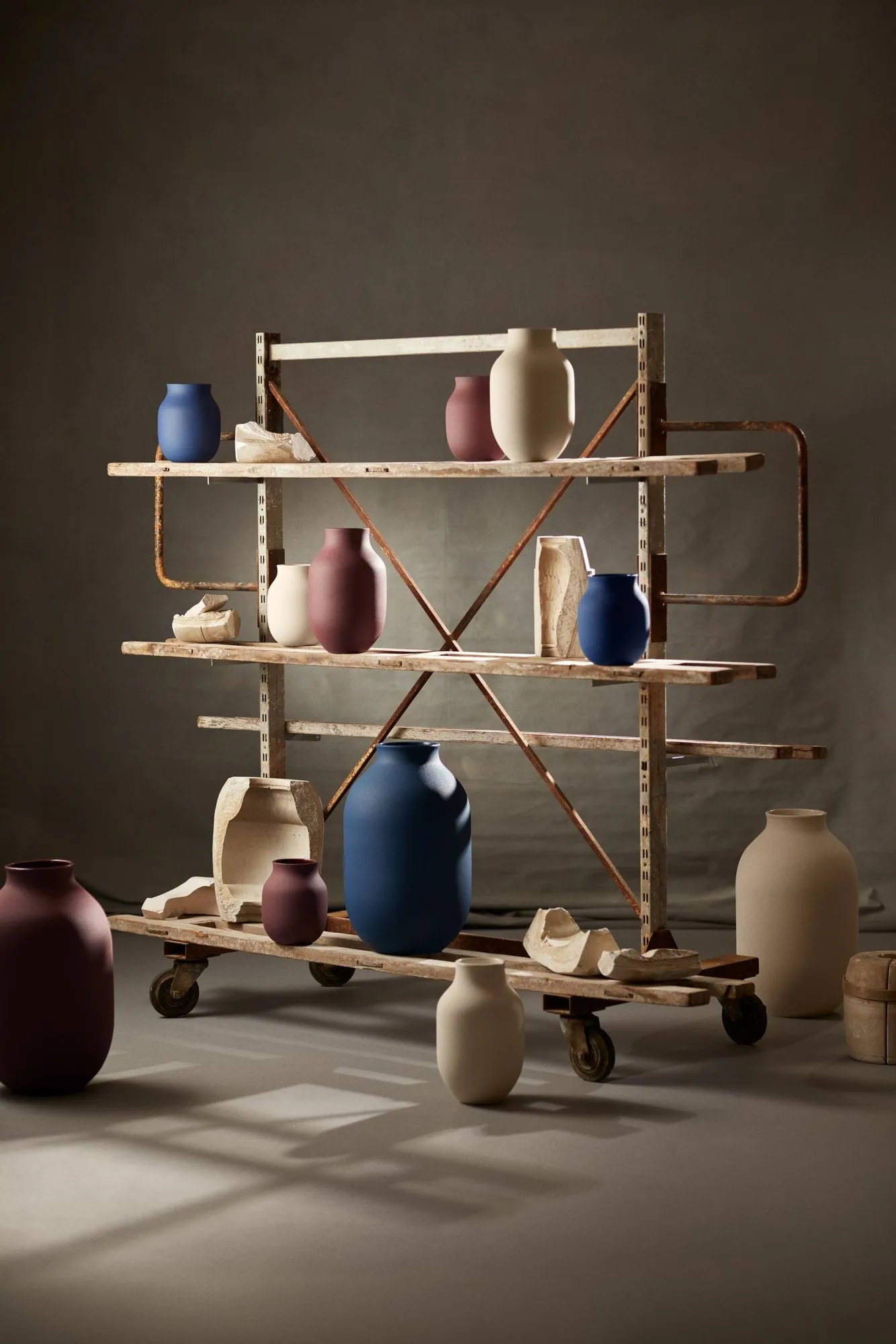 Studio Omaggio vase, Sand, 50 cm Kähler