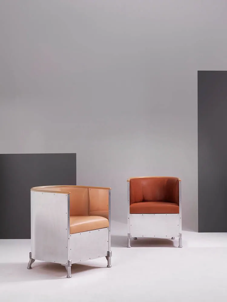 Aluminium lenestol mattbørstet, Lær tärnsjö svart-valnøtt Källemo