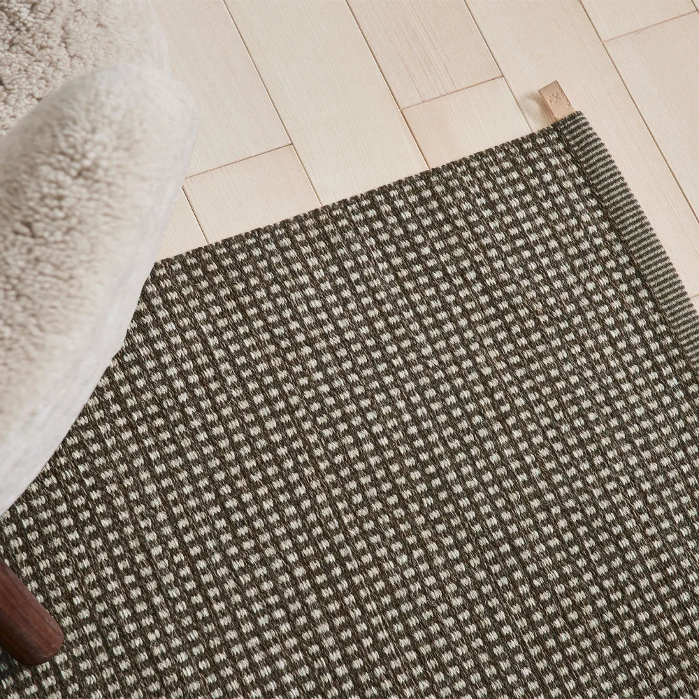 Dot Icon teppe backing, Silver green 883 200 x 300 cm Kasthall