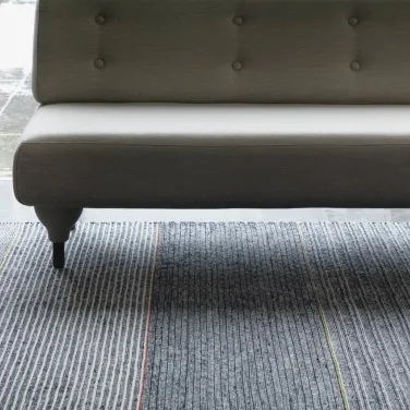 Tribulus One håndvevet ullteppe, multi, svart, hvit, rød, gul 300x200 Kateha