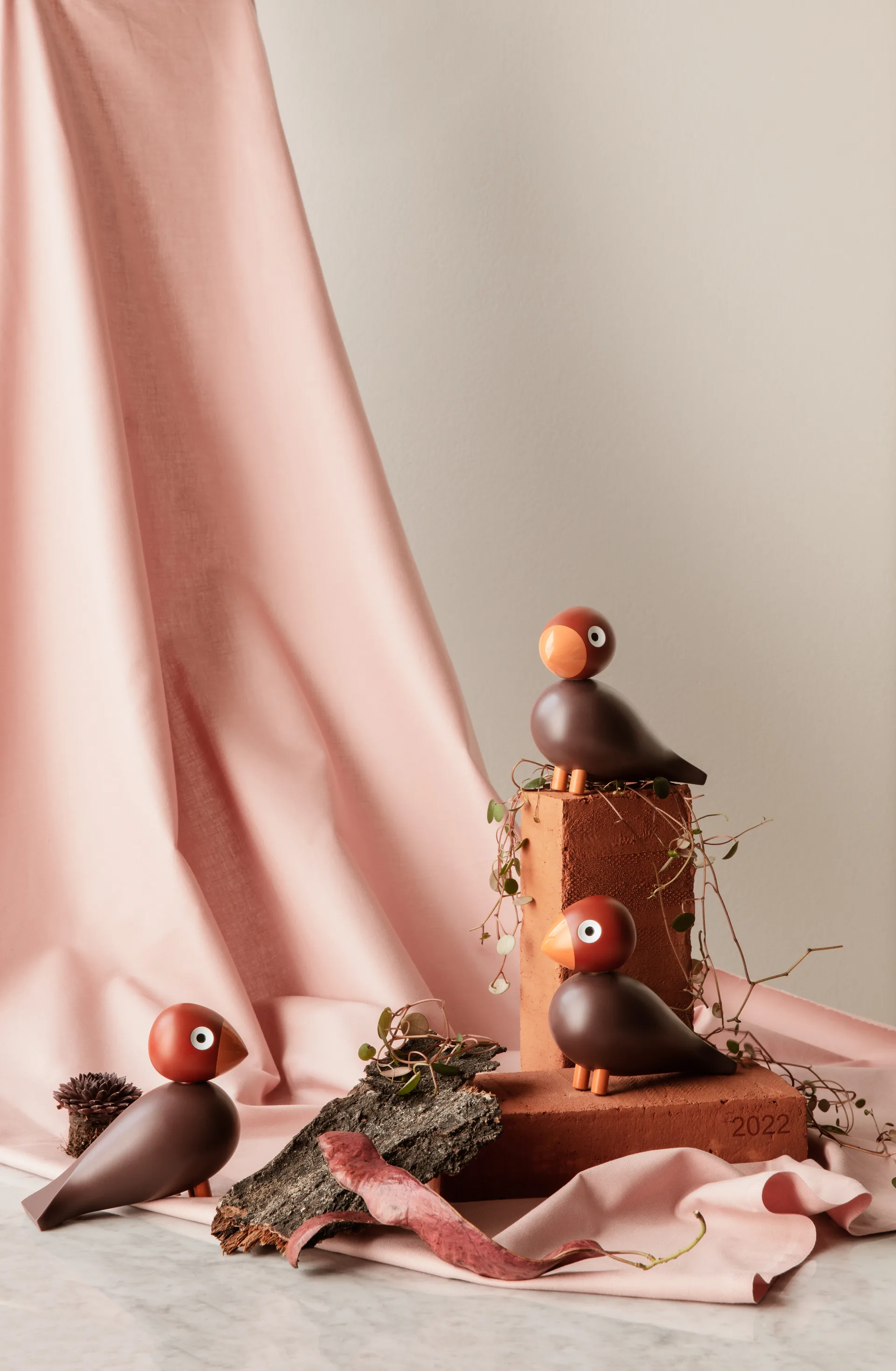 Kay Bojesen Year Bird 2022 sangfugl Poppy, Vinrød Kay Bojesen Denmark