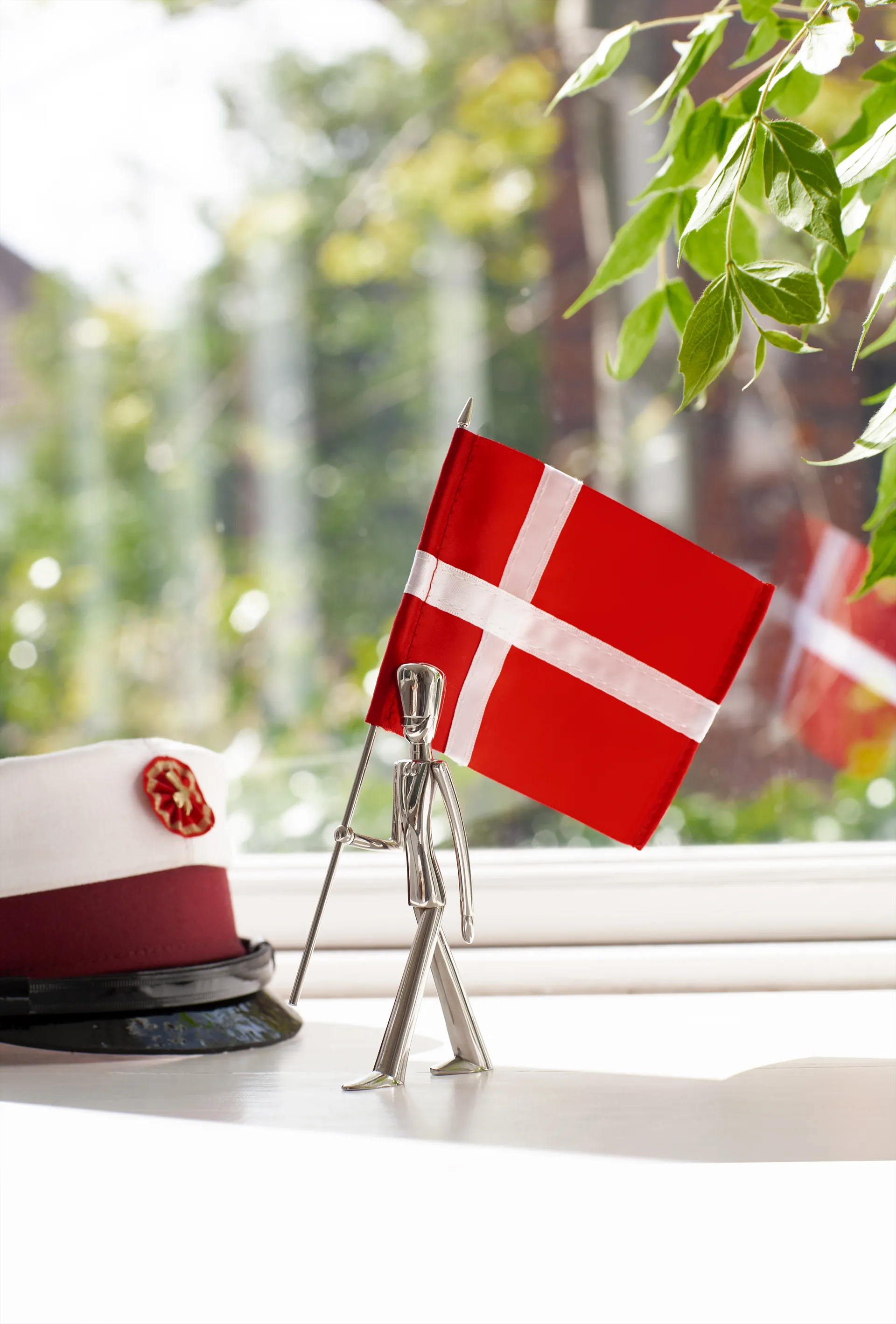 Royal Guard flaggbærer figurin 18 cm, Polished steel Kay Bojesen