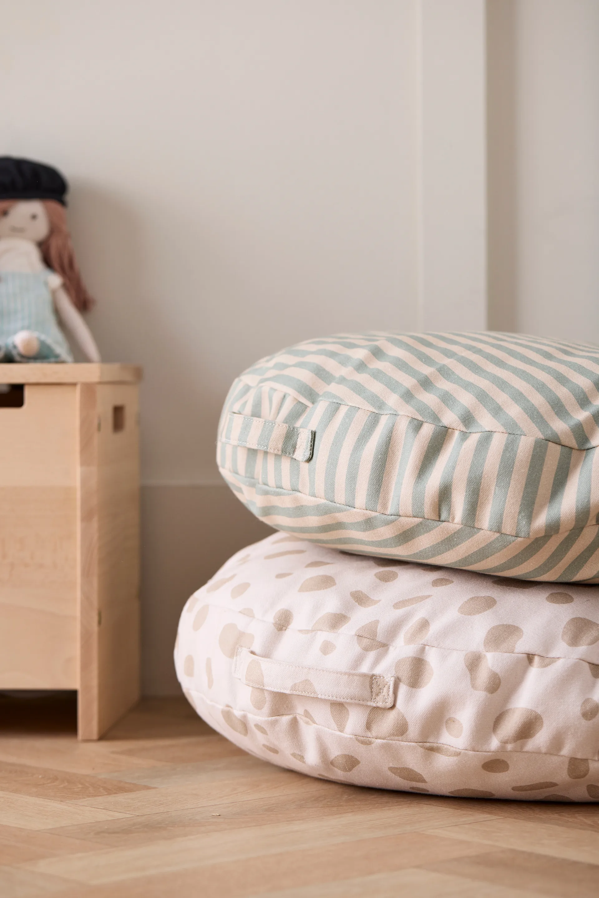 Kid's Base gulvpute Ø60 cm, Prick Kid's Concept