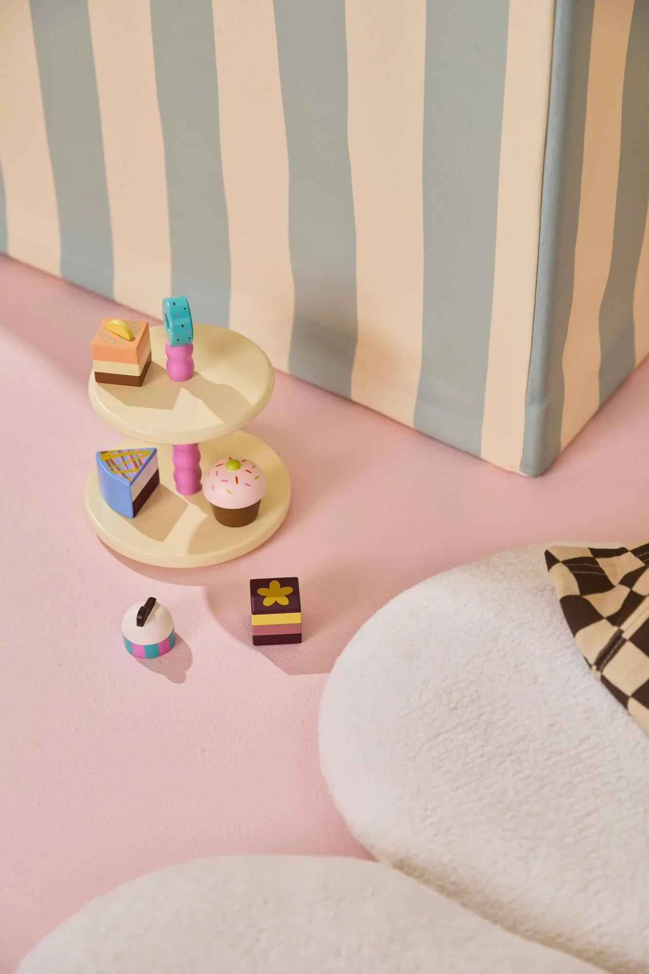 Kid's Concept kakefat med kaker, 9 deler Kid's Concept