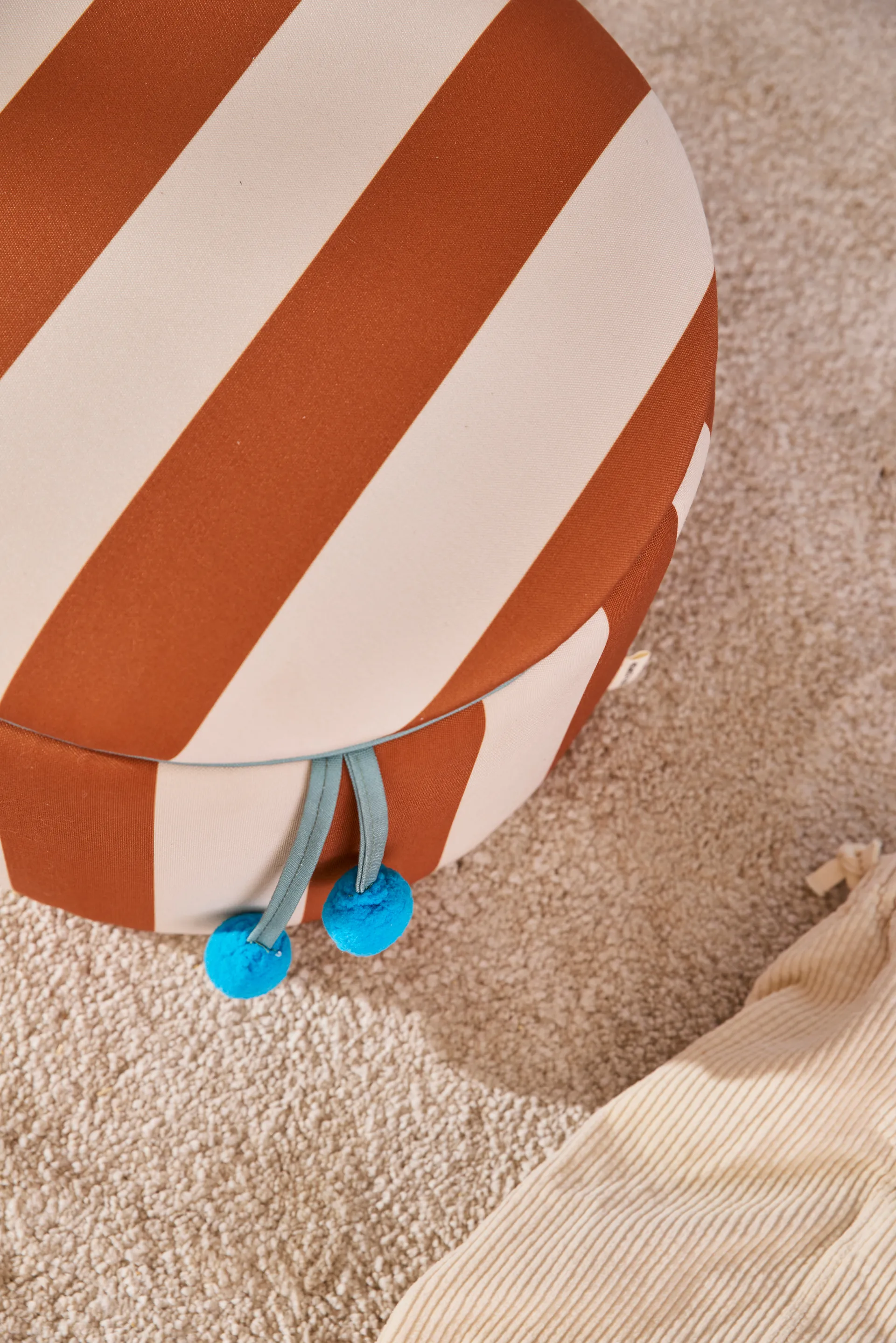 Sittepuff sylinder med oppbevaring, Brun, Ø40x30,5 cm Kid's Concept