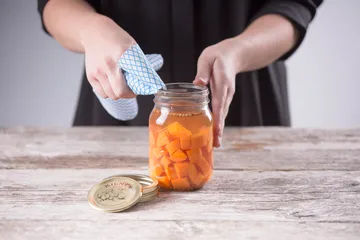 Kilner rund konserveringsglass - Klar-gull, 0,5 L - Kilner