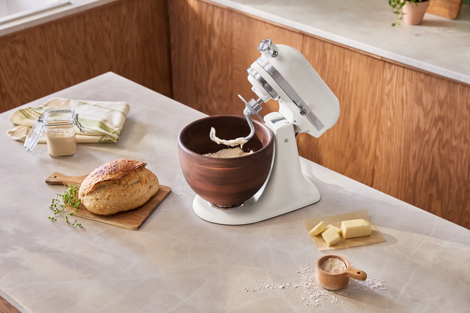 Aritsan 5KSM156 kjøkkenmaskin med treskål 4,7 l, Porcelain white-walnut KitchenAid