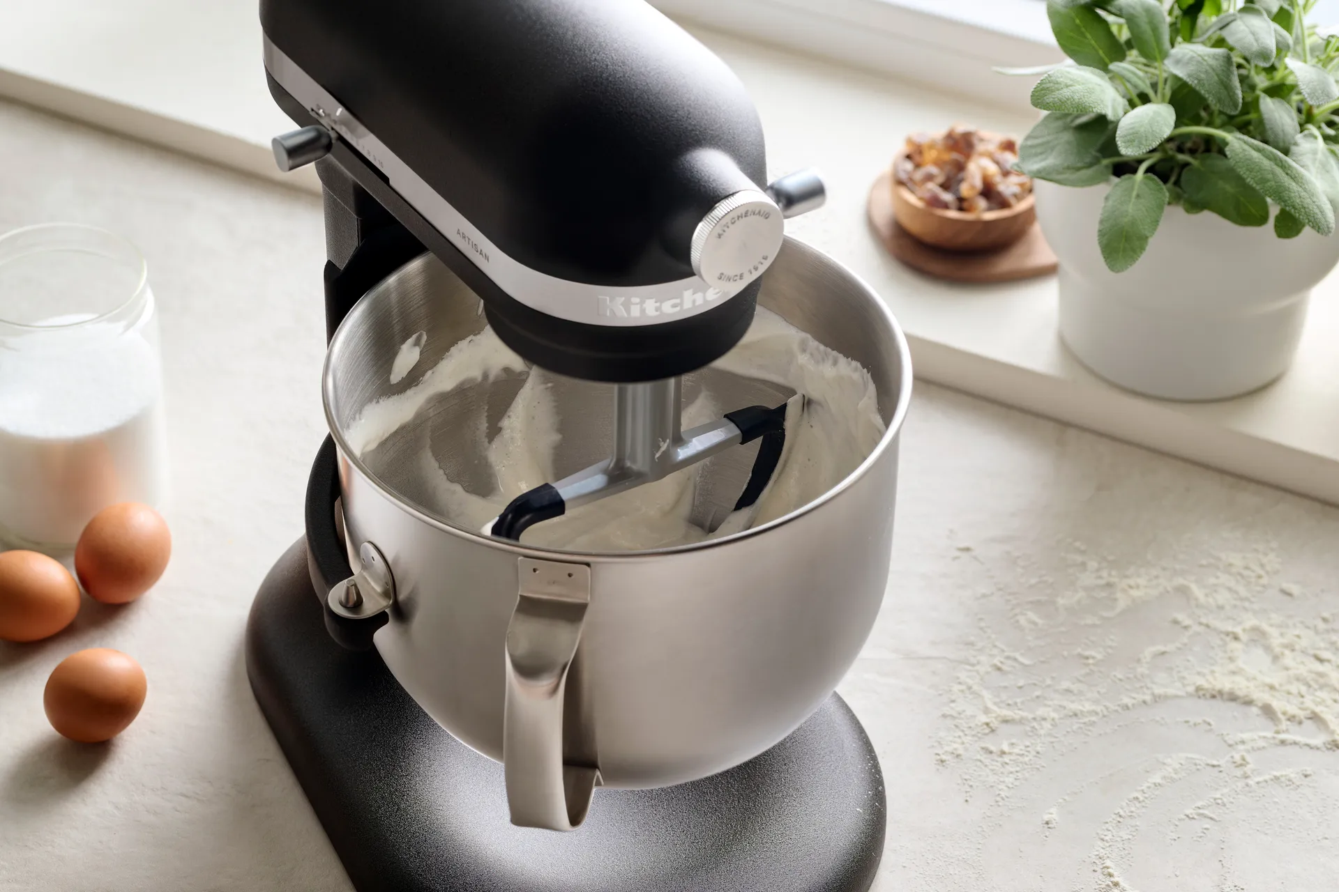 Artisan 5KSM70 kjøkkenmaskin med løftearm 6,6 L, Cast iron black KitchenAid