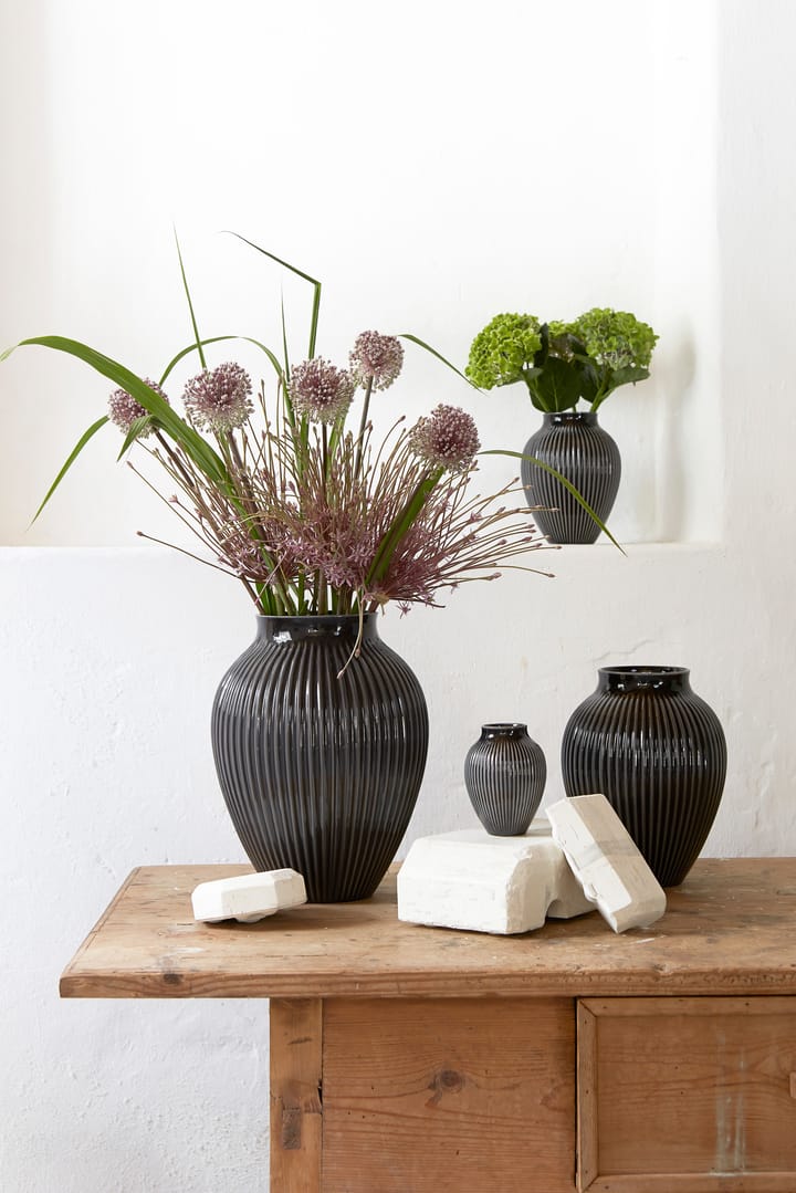 Knabstrup riflet vase 12,5 cm, Svart Knabstrup Keramik