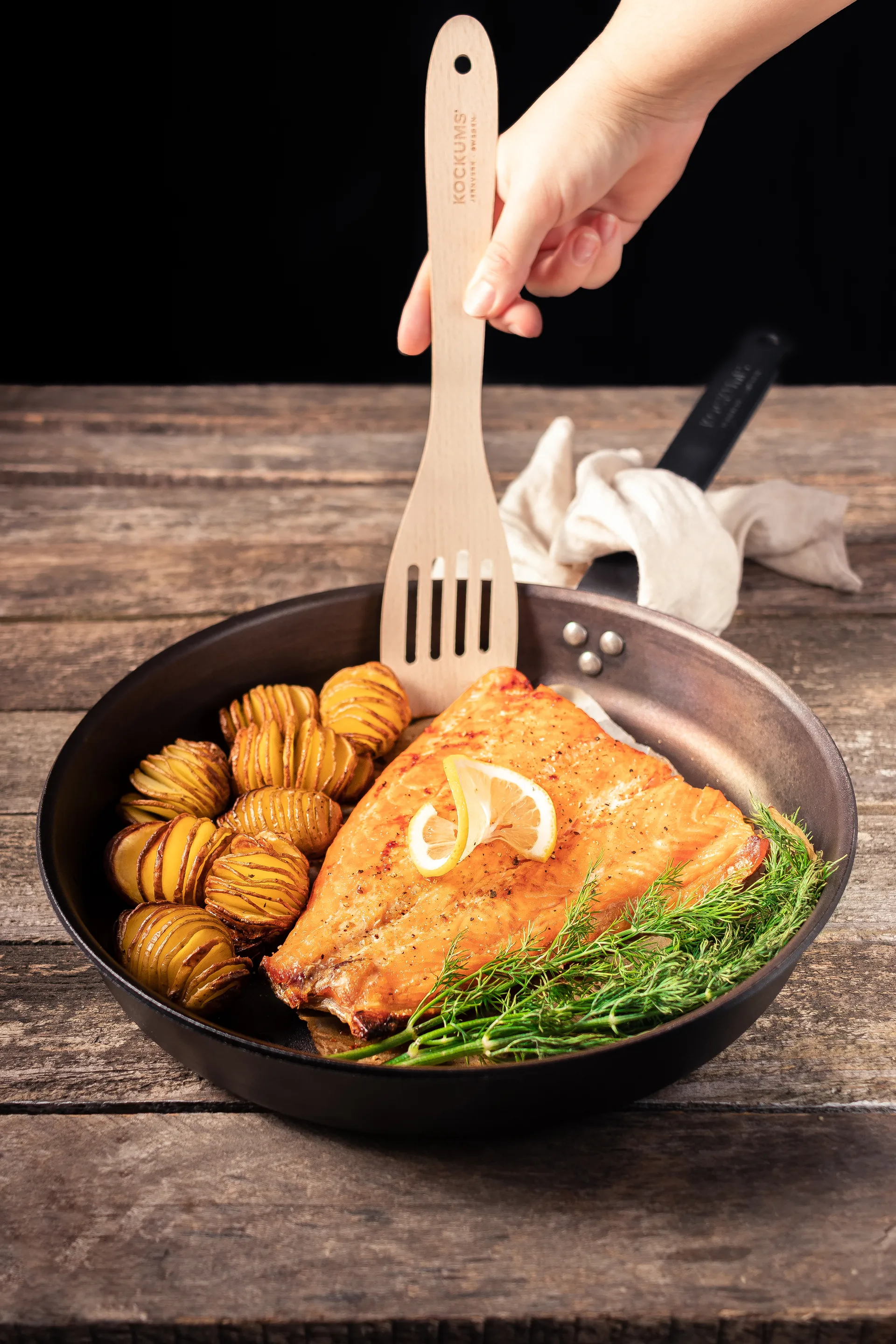 Kockums stekespade med hull 30 cm, Bøk Kockums Jernverk