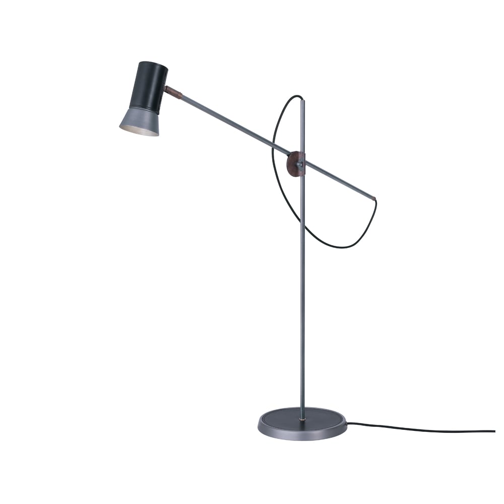 Bilde av Konsthantverk Kusk gulvlampe ubehandlet jern/sort skinn