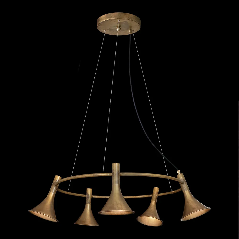 Megafon 5-Lys Rund pendel, ubehandlet messing
​ Konsthantverk