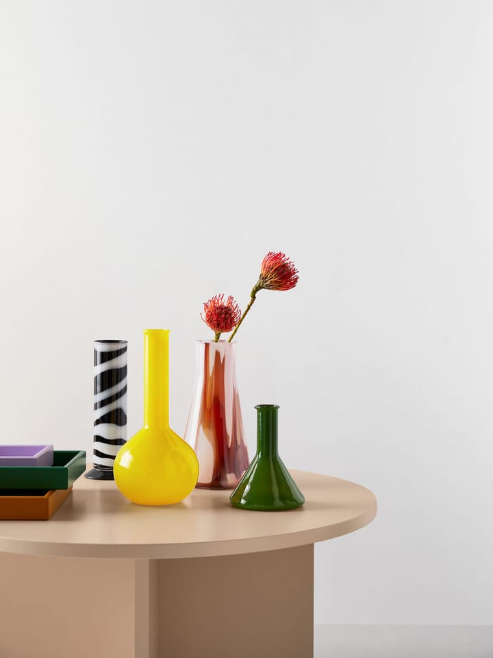 Lab erlenmeyer vase 30,5 cm, Rød-hvit-rosa Kosta Boda
