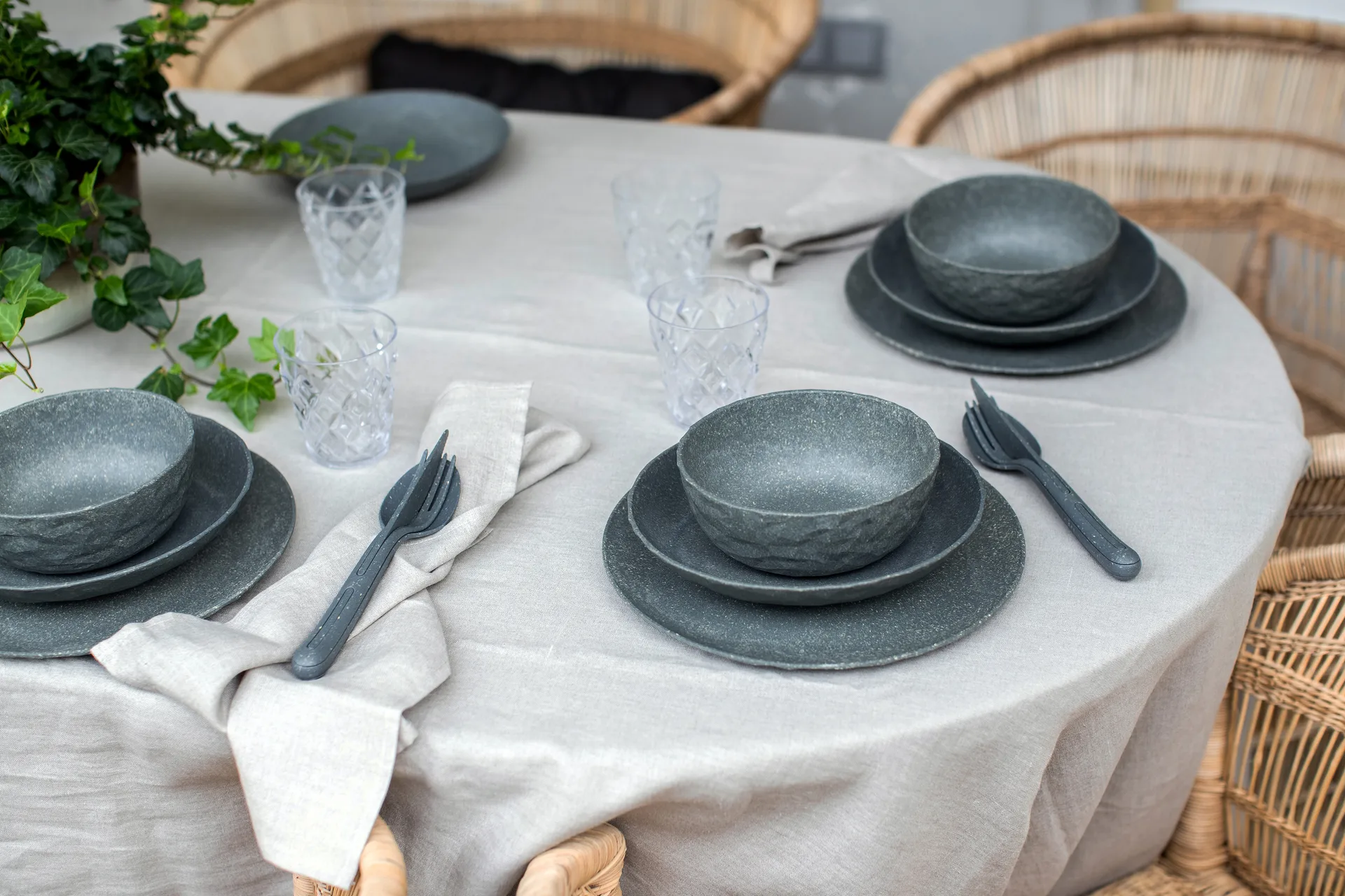 Club dyp tallerken Ø22 cm 4-pakning biocirk termoplast, Nature ash grey Koziol