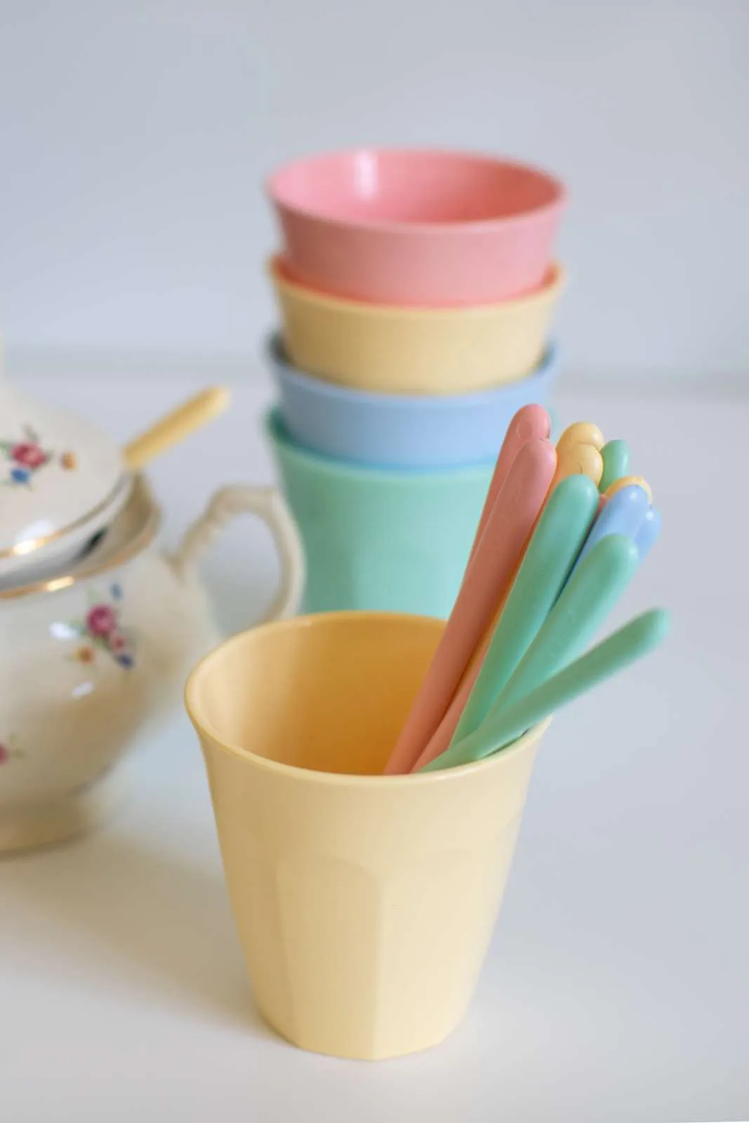 Nora Macarons servisesett 16 deler, Multi Koziol