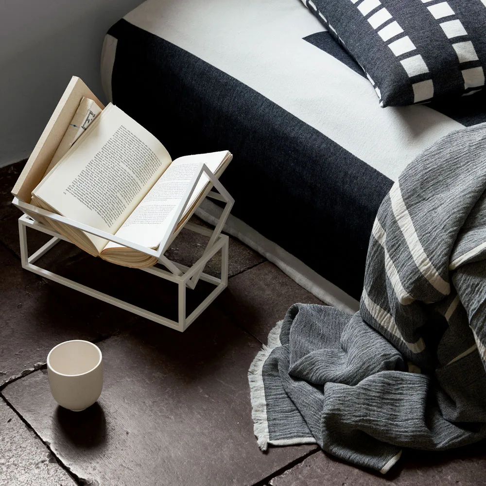 Book Keeper bokstativ, Black Kristina Dam Studio