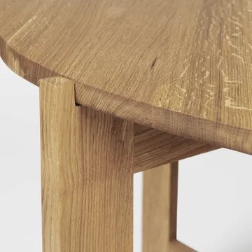 Collector spisebord Ø120x74 cm - Varm lakkert eik - Kristina Dam Studio