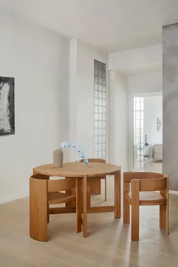 Collector spisebord Ø120x74 cm - Varm lakkert eik - Kristina Dam Studio