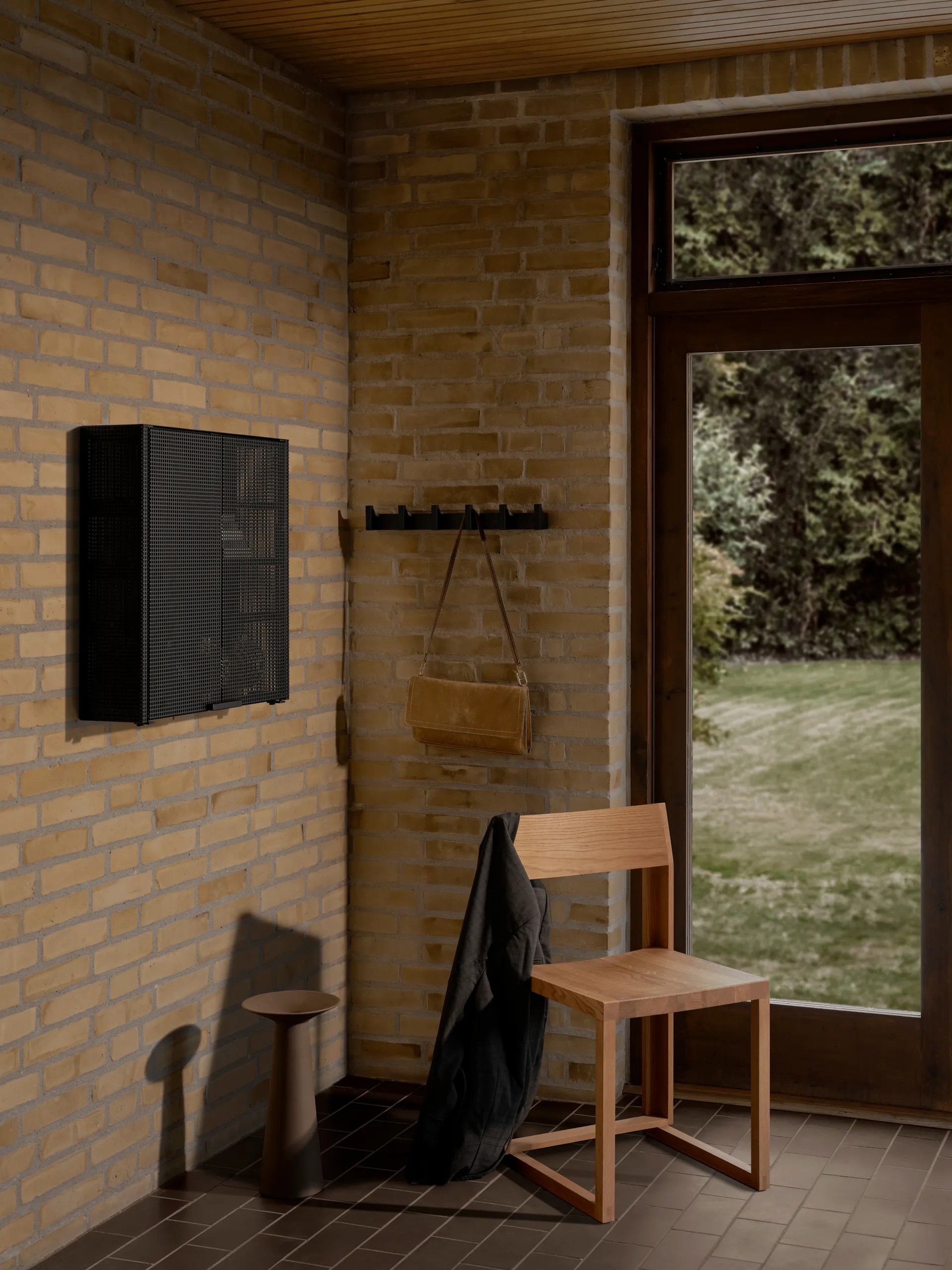 Column knaggrekke 49 cm, Svartlakkert eik Kristina Dam Studio