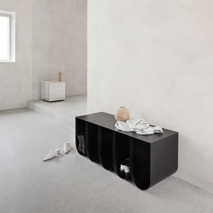 Curved benk, Black Kristina Dam Studio