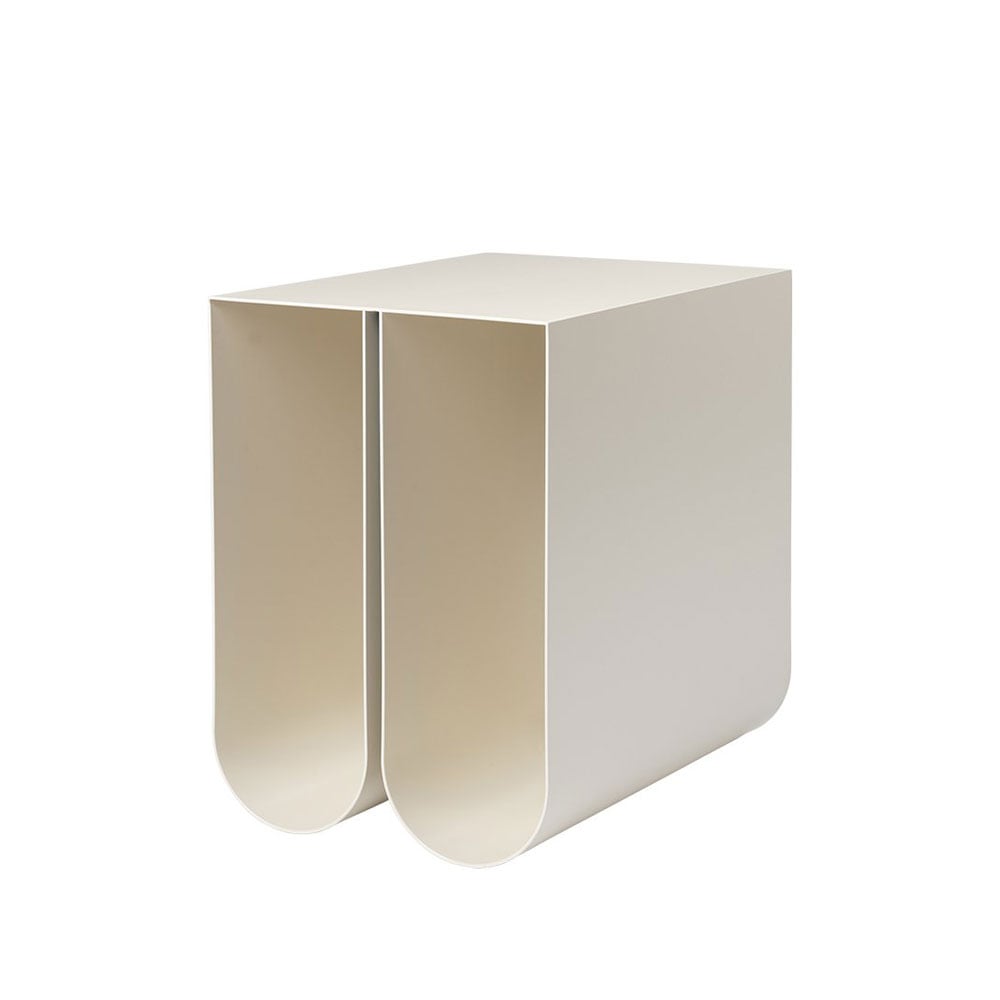 Bilde av Kristina Dam Studio Curved sidebord beige