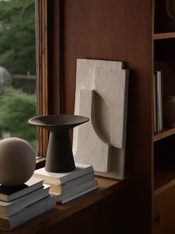 Serif Relief veggdekorasjon S - Off white - Kristina Dam Studio