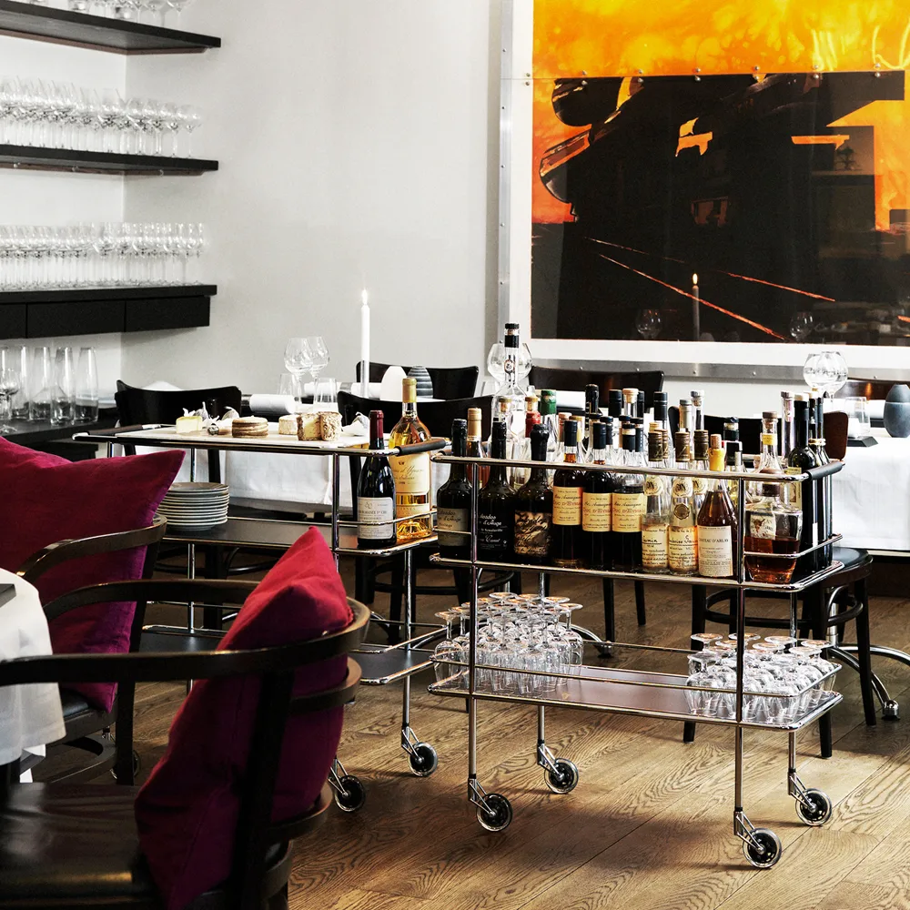 Cargo serveringsvogn, Hvit laminat, krom Lammhults