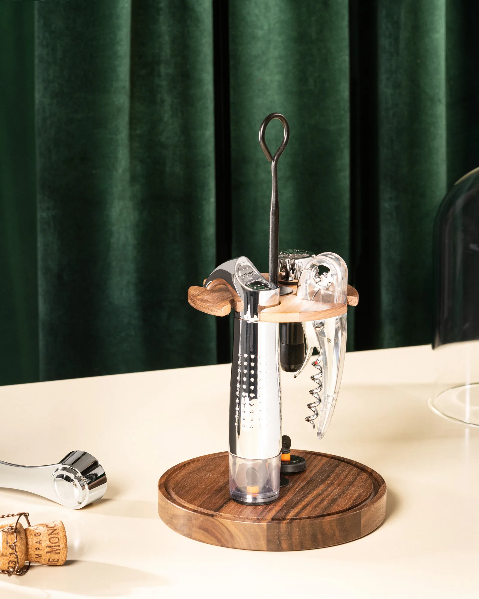 Le globe vinaccessoarer, 5 deler L'Atelier du Vin