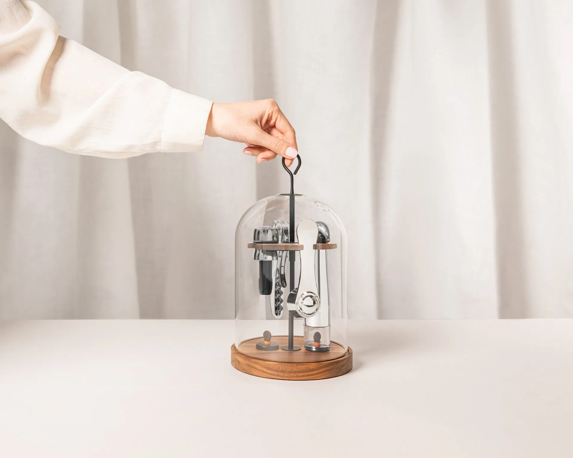 Le globe vinaccessoarer, 5 deler L'Atelier du Vin