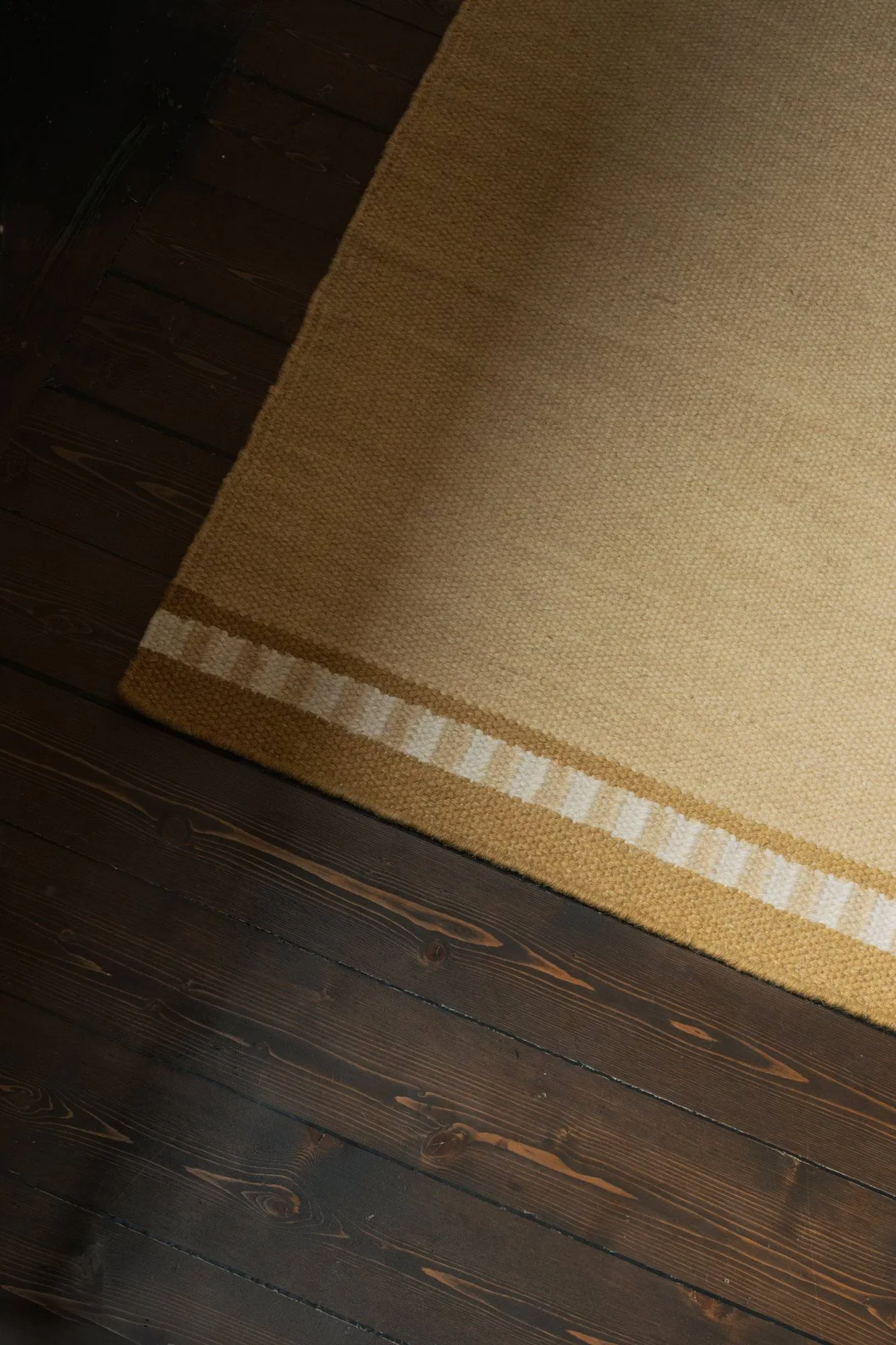 Röllakan Solid ullteppe, Mariegold, 200x300 cm Layered