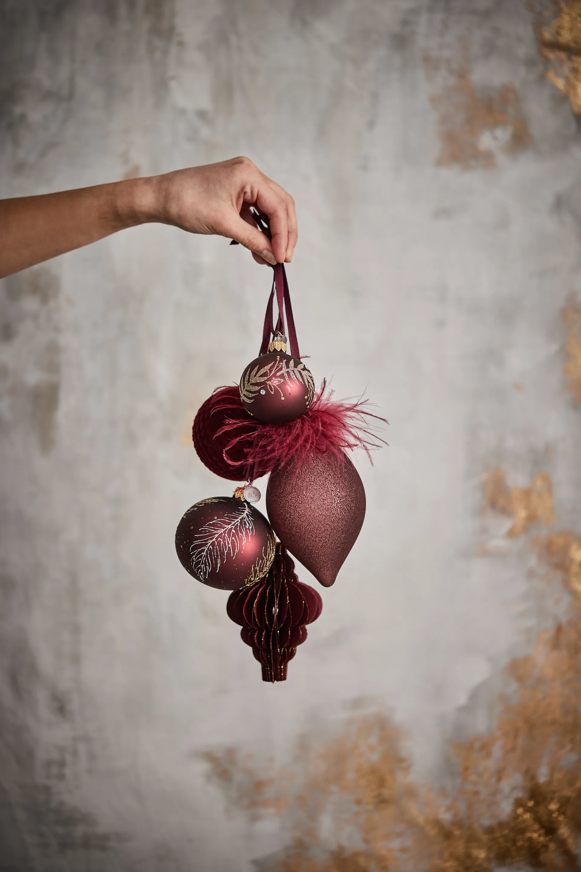 Cadelia julkula med blad Ø6 cm, pomegranate-light gold Lene Bjerre