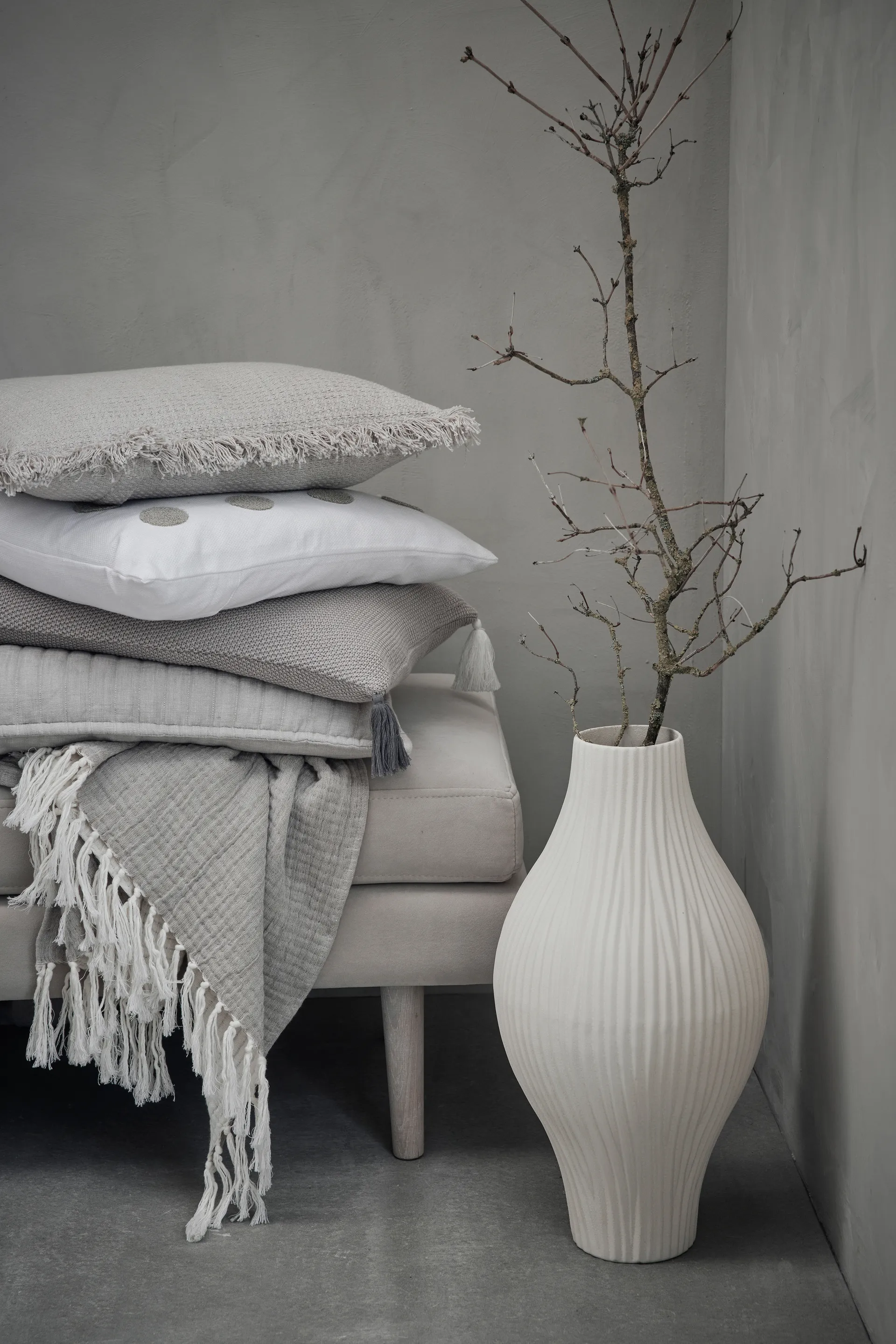 Esmia dekorasjonsvase 50 cm, Off white Lene Bjerre