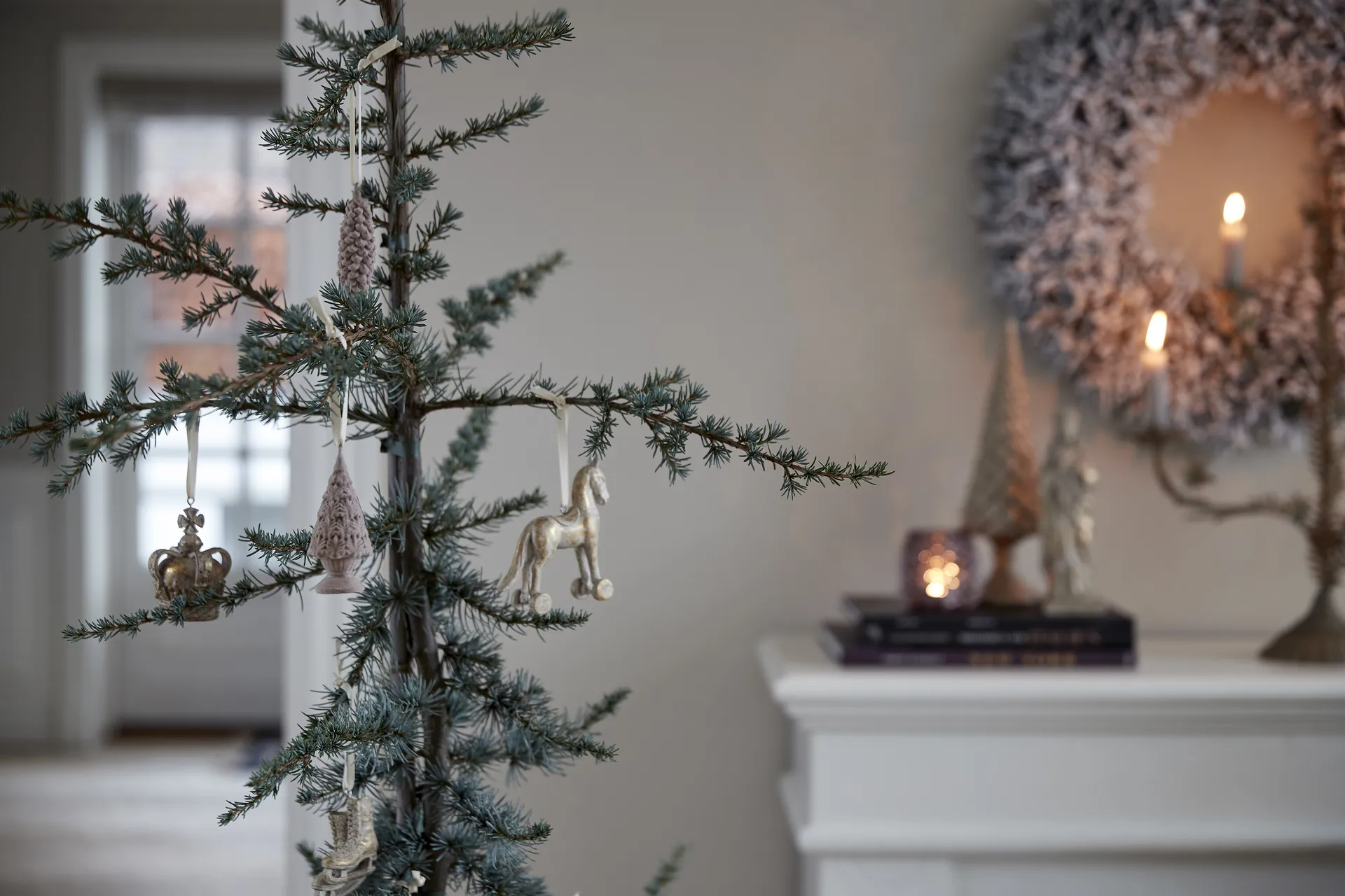 <i>S</i>erafina juletrepynt hest 11 cm, Antikkgull Lene Bjerre