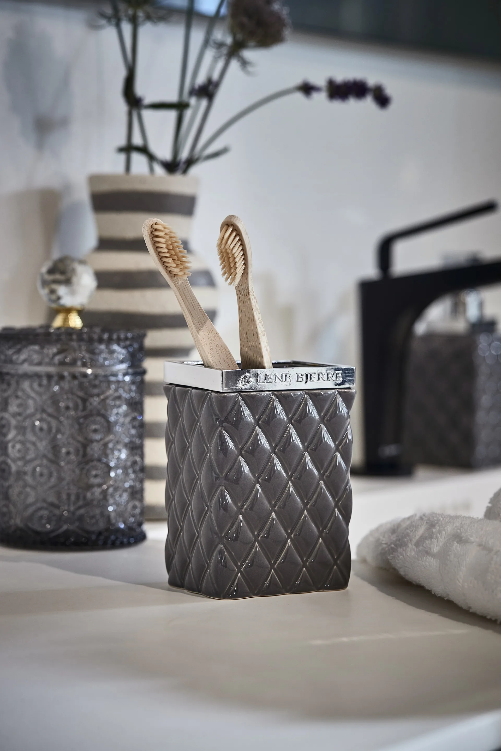 Miyelle oppbevaringsboks med lokk Ø 10 cm, Grey Lene Bjerre