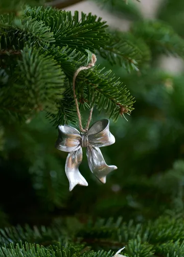 Serafina bow anheng - Sølvfarget, 6x2,5x6,7 cm - Lene Bjerre