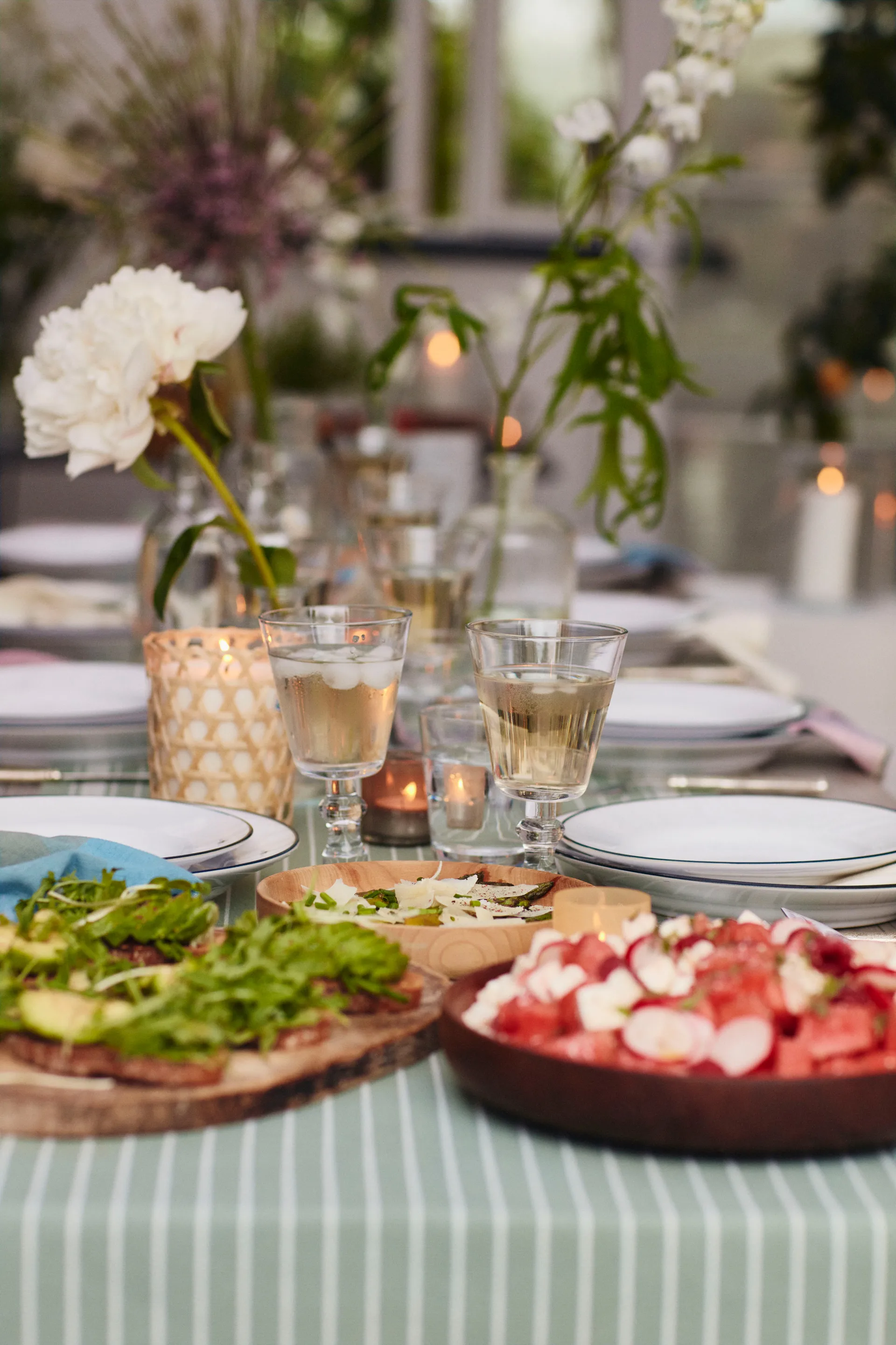 Handwoven Bamboo duftlys lemongrass-coconut, 66 timer Lexington