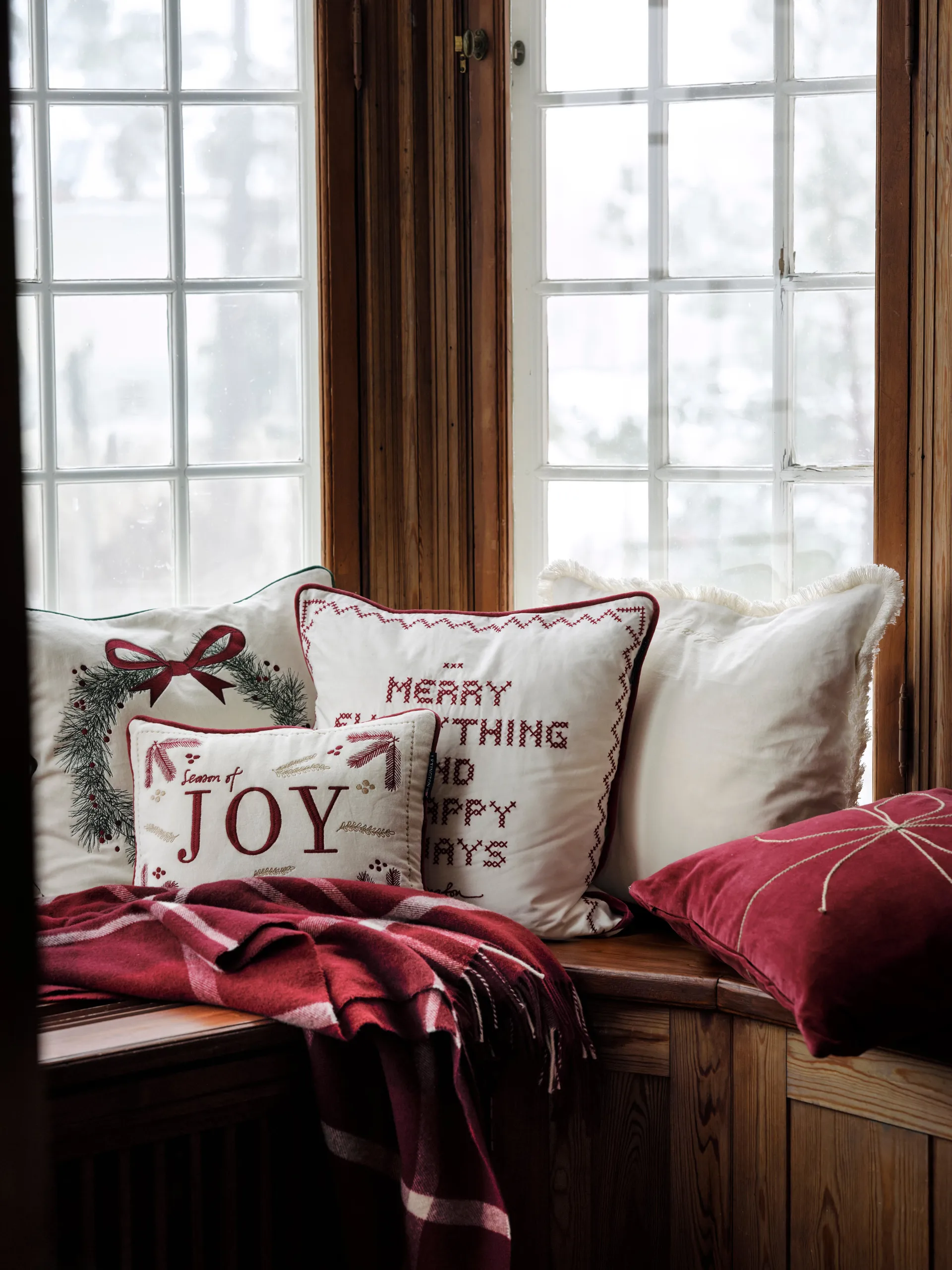 Joy Organic Cotton Velvet pute 30x40 cm, Hvit-rød Lexington