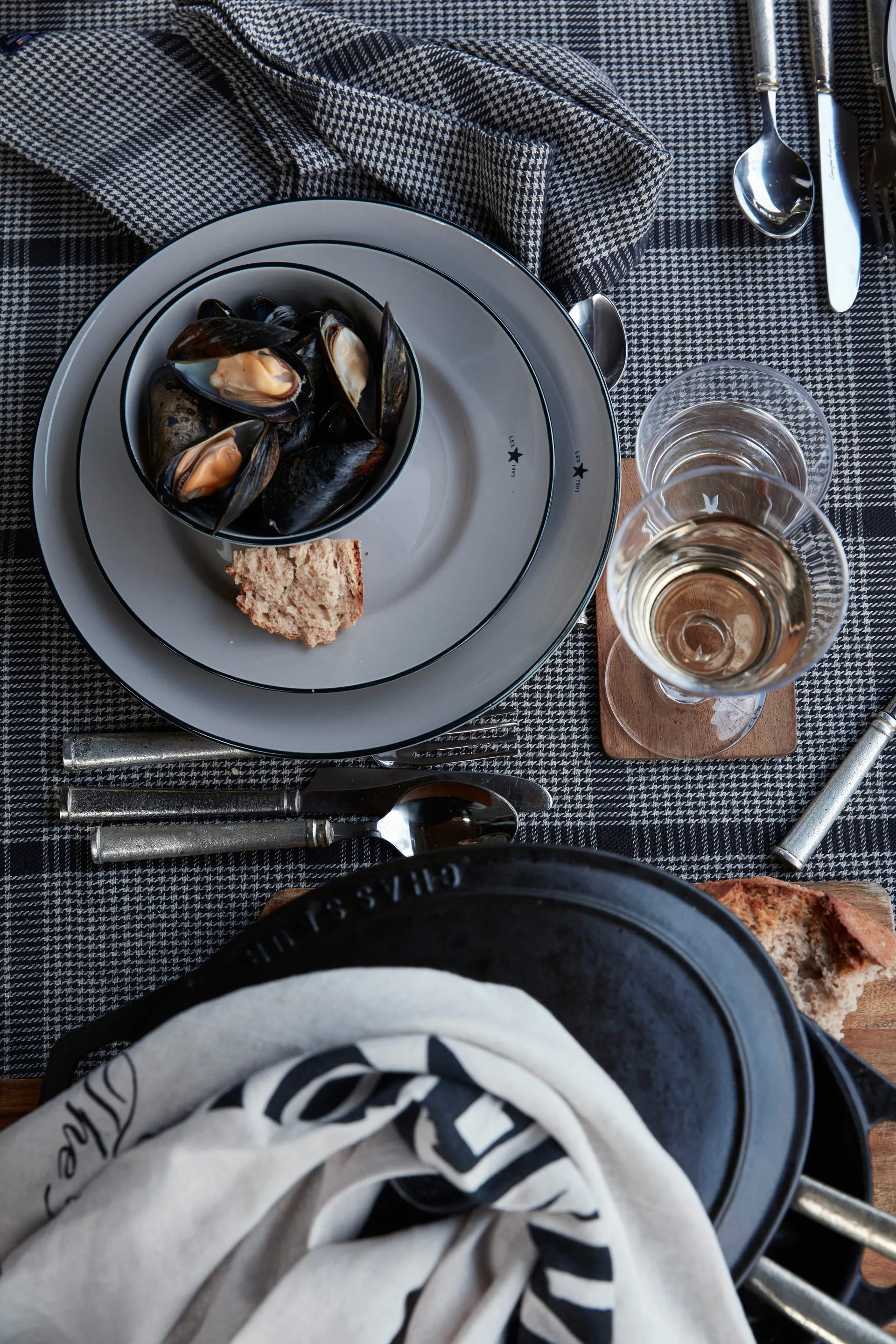 Pepita Check Cotton Linen bordsduk 150x250 cm, Dark gray-beige Lexington