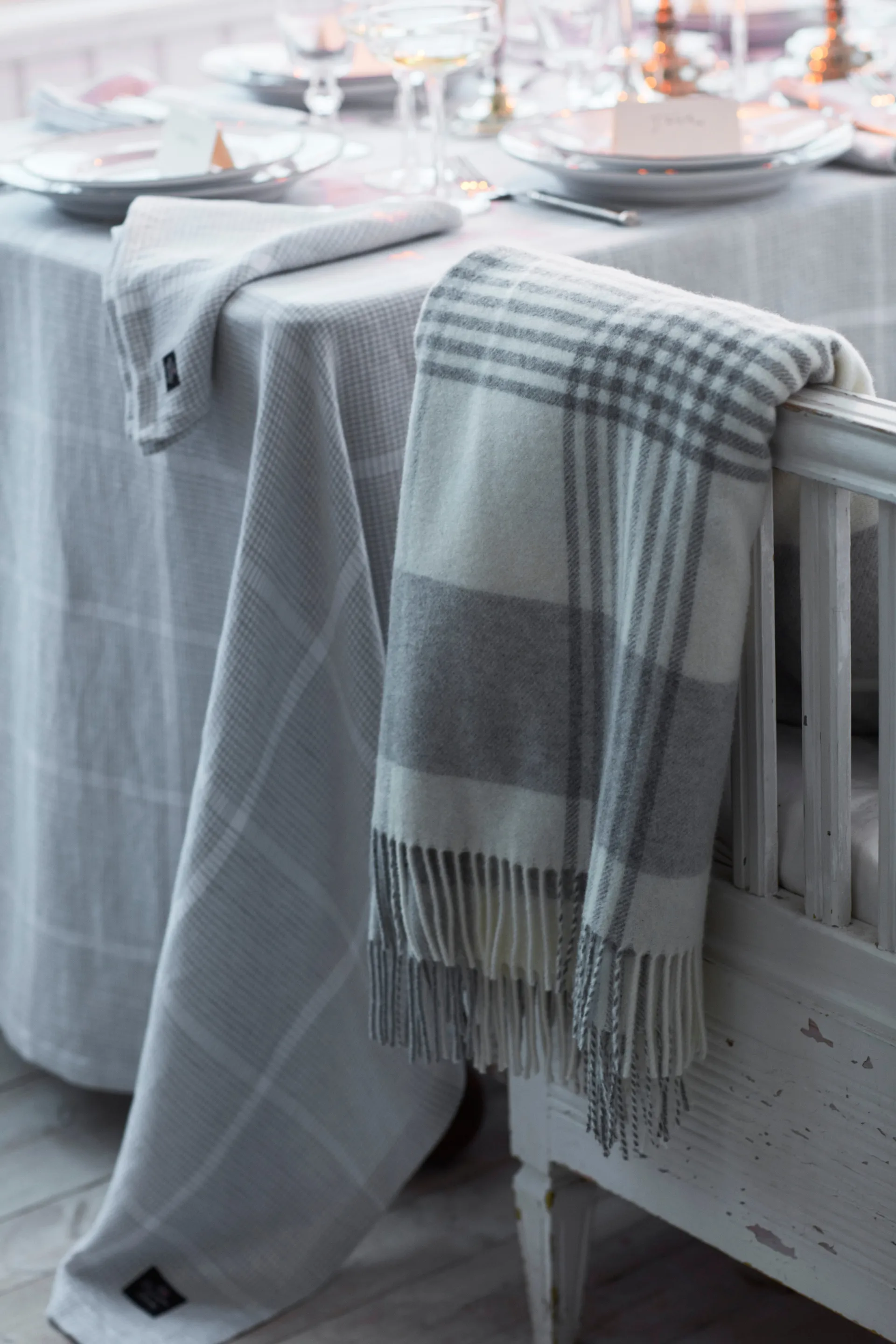 Pepita Check Cotton Linen bordsduk 150x250 cm, White-light gray Lexington